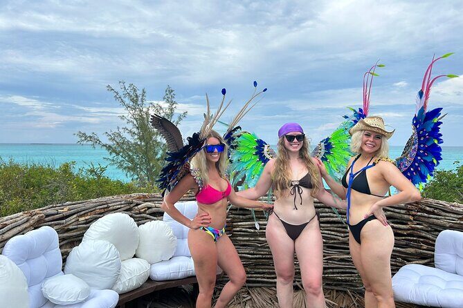 007 Private Beach Club -Swimming Pigs, Snorkeling, Lunch, Drinks - 007 Beach Club on Rose Island: Lunch, Rum Punch, Pigs, and Shade