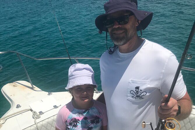 4-Hour Fishing Charter in Nassau - A Nassau half-day on a 26-foot boat: what that size really buys you