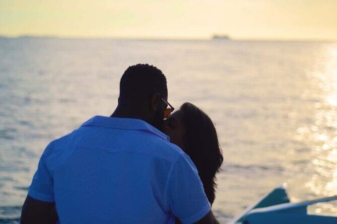 All Inclusive Sunset Dinner Cruise in Nassau Bahamas - Nassau at sunset, plus an easy-going sail on The Flying Cloud