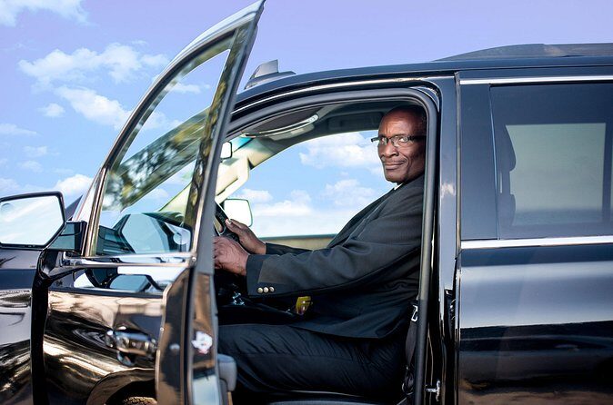 Bahamas Airport Transportation w/Free Grocery Stop-1 Way Private - Comfort and Help Along the Way: Drinks, Luggage, and Local Pointers