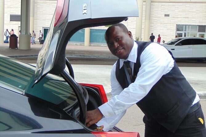 Bahamas Airport Transportation w/Free Grocery Stop-1 Way Private - Who This Transfer Best Suits (And Who Might Skip It)