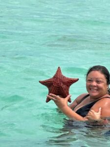 Bahamas: Swimming Pigs & Snorkeling Cruise with Lunch & Rum - Getting started at Margaritaville on Paradise Island (and what to watch for)