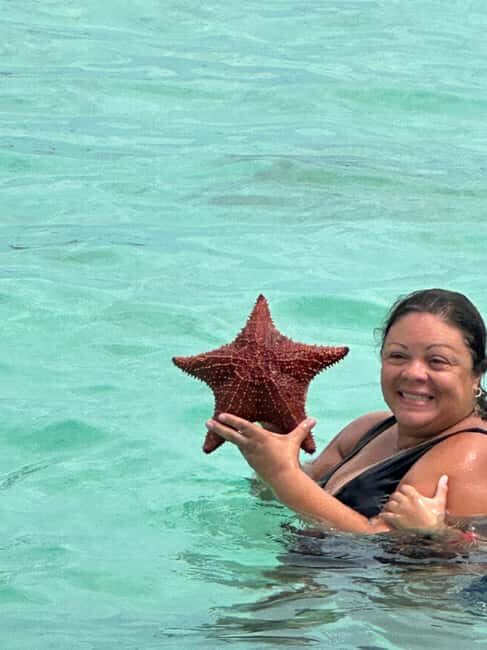Bahamas: Swimming Pigs & Snorkeling Cruise with Lunch & Rum - Getting started at Margaritaville on Paradise Island (and what to watch for)
