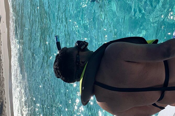Bluefinn242 Swim with the Turtles in Nassau Bahamas - Nassau views and the crew’s storytelling