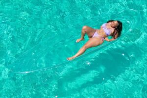 Clear Kayak Photoshoot in Nassau ,Bahamas. - What the clear kayak photo shoot feels like in the water