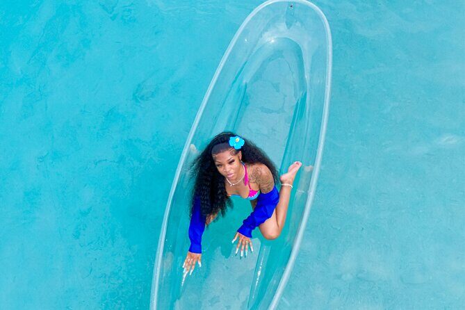 Clear Kayak Photoshoot+Free Cocktail Nassau, Bahamas - Your photo and video package: edits in 24 hours