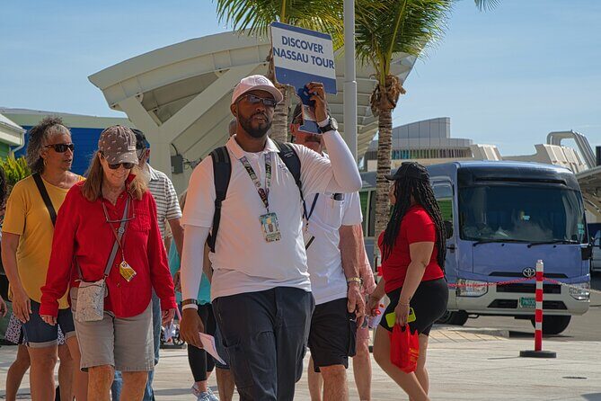 Discover Nassau Sightseeing Tour plus Atlantis Resort Visit - Paradise Island and Atlantis Resort: what you get in 15 minutes