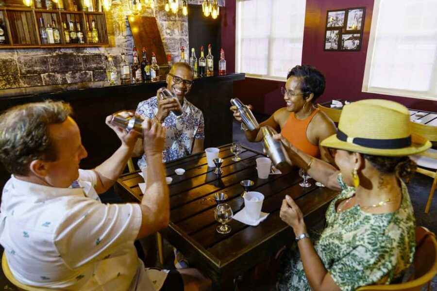 Nassau: 45-minute Private Rum Tasting & Mixology - A 45-minute Nassau speakeasy with three Bahamian rums