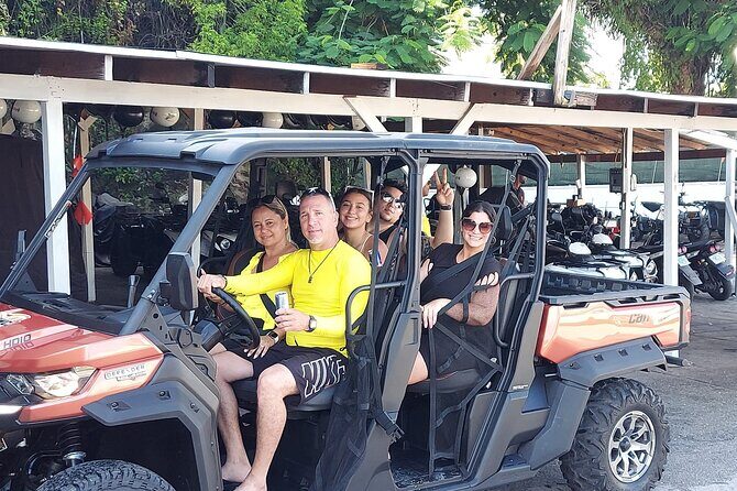 Nassau Adventure: Jeep Rental with Bluetooth Speaker - Bluetooth stereo and the must-see flyer: small add-ons with big day impact