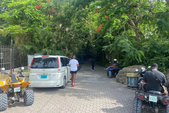 Nassau Atv Island Half-Day City Tour with Free Pick-Up - Cable Beach Ride: A Short Coastline Stroll With Big Photo Energy