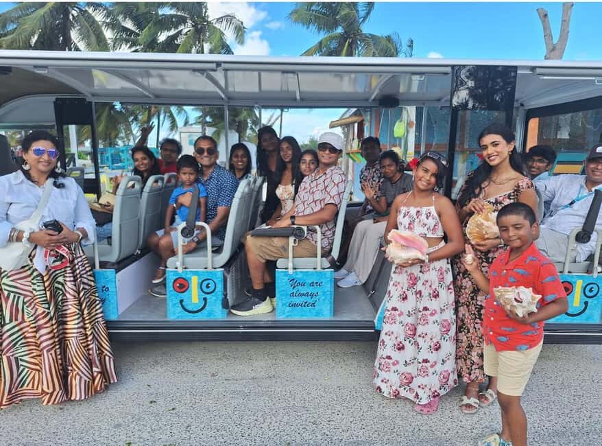 Nassau: Bahamas Culture Tour with Electric Trolley and Water - Junkanoo Beach: photo stop, a short walk, then back to the market