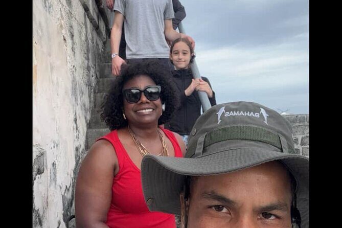Nassau Historical Walking Tour - Government House: photos and the story of the seat of power
