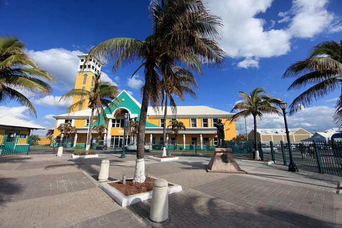 Nassau Island Highlights Sightseeing Tour - Stop 4: Graycliff Chocolatier for a quick sweet break