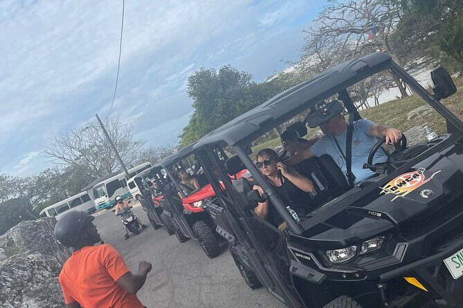 Nassau Narrated Jeep tour with Full Bahamian Lunch and Drink - Tasty Teas Bahamas: sampling Nassau flavors without turning it into shopping