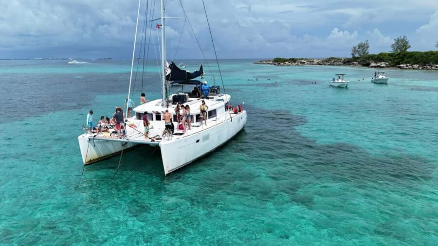Nassau: Snorkeling, Pig Beach, Swim with Turtles, and Lunch - The sail and the first snorkeling stop: reef time you can actually enjoy