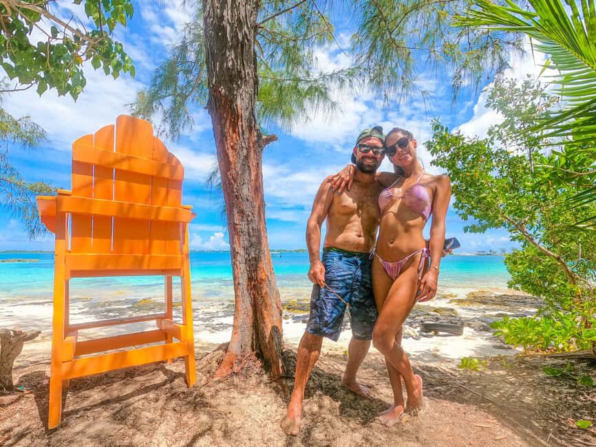 Nassau: Sun Cay and Swimming Pigs Boat Trip with Lunch - Guides and vibe: why the personalities matter on this kind of tour