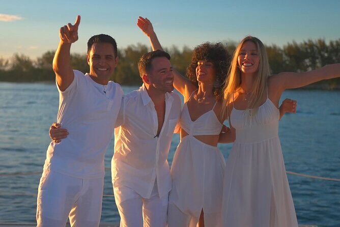 Nassau Sunset Dinner Cruise - Sunset timing: why this cruise feels special even without a long route