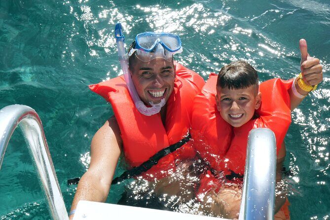 Nassau Swimming Pigs: Snorkeling, Lunch & Private Beach Club - Lunch, Rum Punch, and Beach Games That Don’t Feel Like Filler