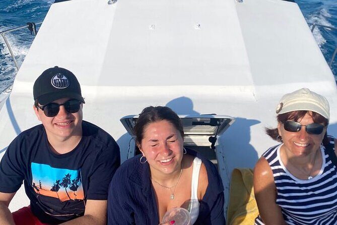 Private 38' Defender Sportfishing/Swim with Pigs in Nassau - Who runs the boat experience (and how that matters)
