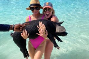 Private Rose Island, Swimming Pigs, Snorkeling and Turtles - What’s included (and what that means for your budget)