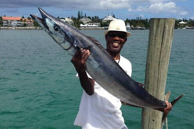 Private Speed Boat for Snorkeling or Fishing in Nassau - 34ft - What the 4-hour vs 8-hour format changes for you
