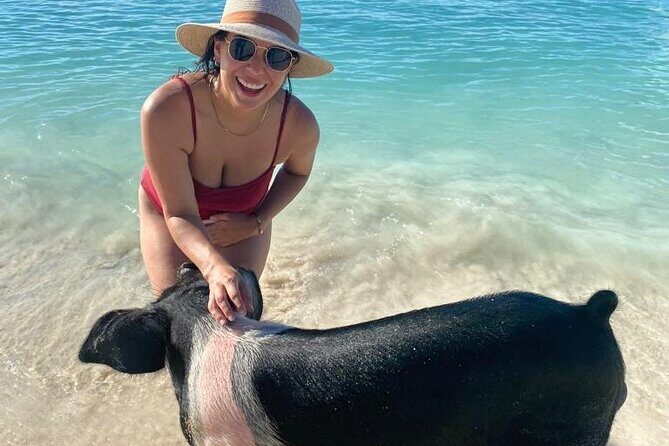 Rose Island Private Beach: Swimming with the Pigs - Crew and captain: names to watch and what matters about the service