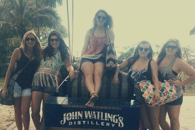 Rum Reggae and Rhythms Tour: Dancing and Cocktails - Bahama Barrels: Wine Tasting With an Island Twist