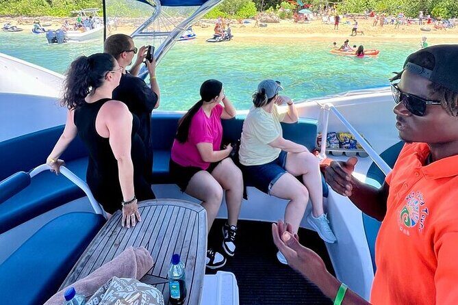 Semi Submersive Glass Bottom Boat Eco Tour in Paradise Island Bahamas - The boat: a UFO looker with a real underwater view
